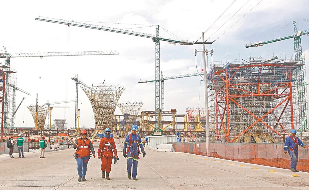 Cancelar el aeropuerto de Texcoco, incumplir contratos de transporte de gas y echar atrás una planta de Constellation Brands golpearon las inversiones, dijo el CEESP. Foto: ARCHIVO EL UNIVERSAL