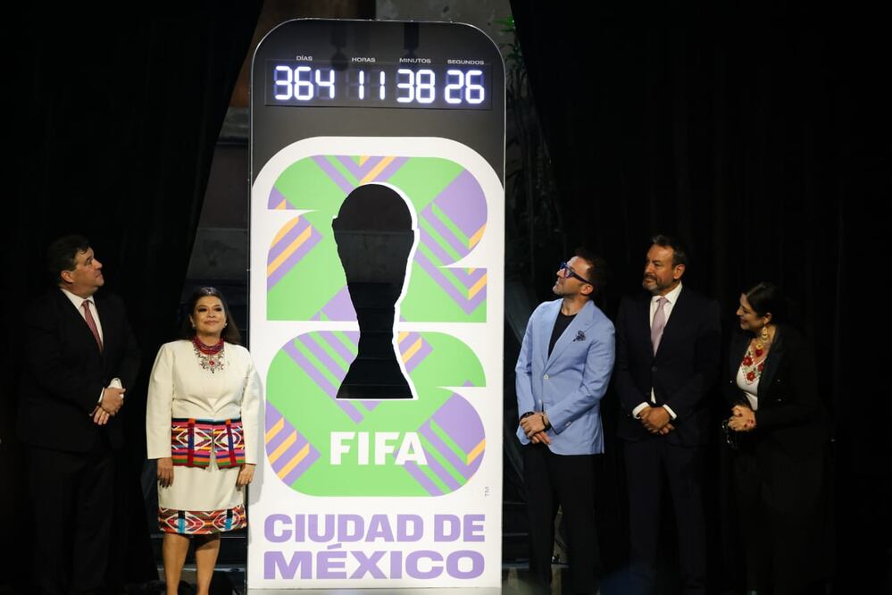 A 365 días del Mundial 2026, Clara Brugada anunció que este miércoles diversos edificios emblemáticos de la Ciudad de México se iluminarán con motivo de la Copa del Mundo 2026. Foto: Carlos Mejía/ EL UNIVERSAL.