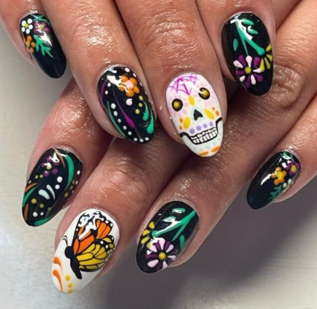 Diseños de uñas ideales para Día de Muertos