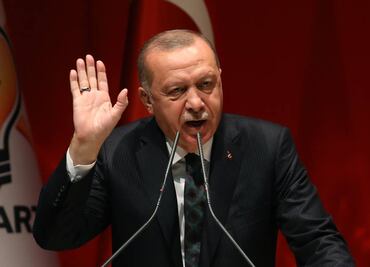 Tras ataque a Siria, presidente de Turquía amenaza a UE con enviar migrantes
