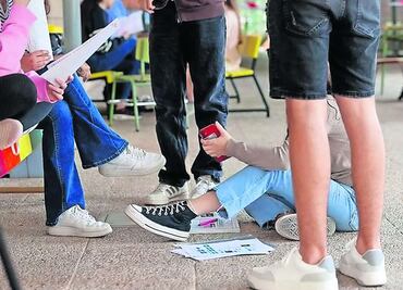 Niños solos ante las redes y las pantallas; conoce que es la hiperconectividad