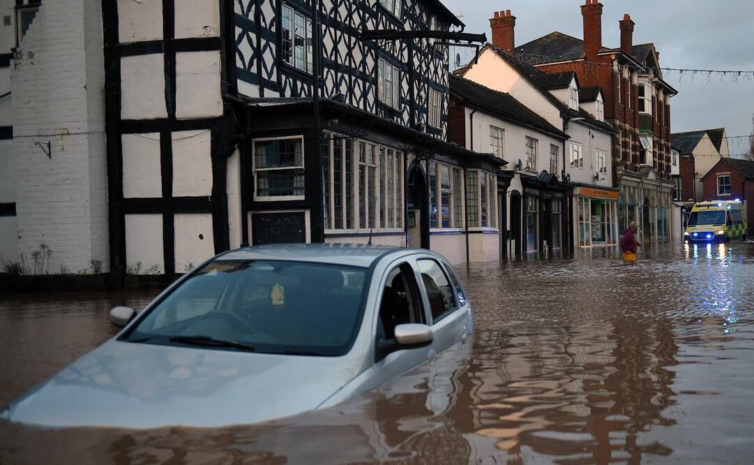 Había avisos activos por crecidas en toda Gran Bretaña por la tormenta Dennis (Fotos: AFP)