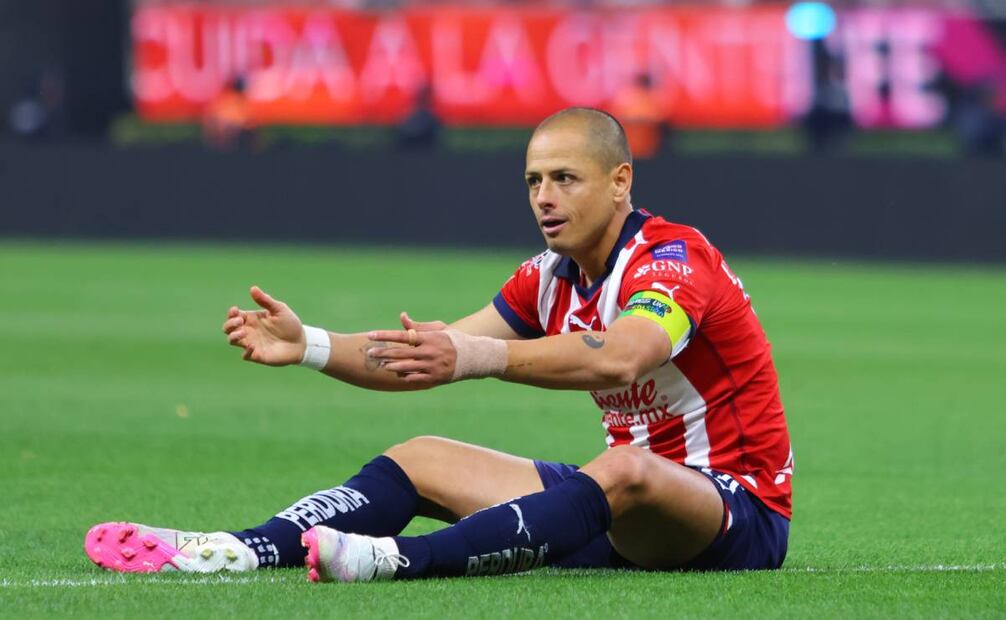 Chicharito Hernández no ha podido marcar ningún gol con las Chivas. Foto: Imago7