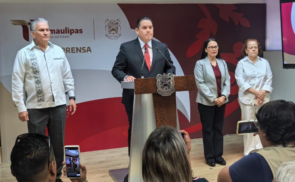 El apoderado legal de la Secretaría de Salud, Iván Saldaña Magaña durante conferencia de prensa (27/08/2025). Foto: Especial