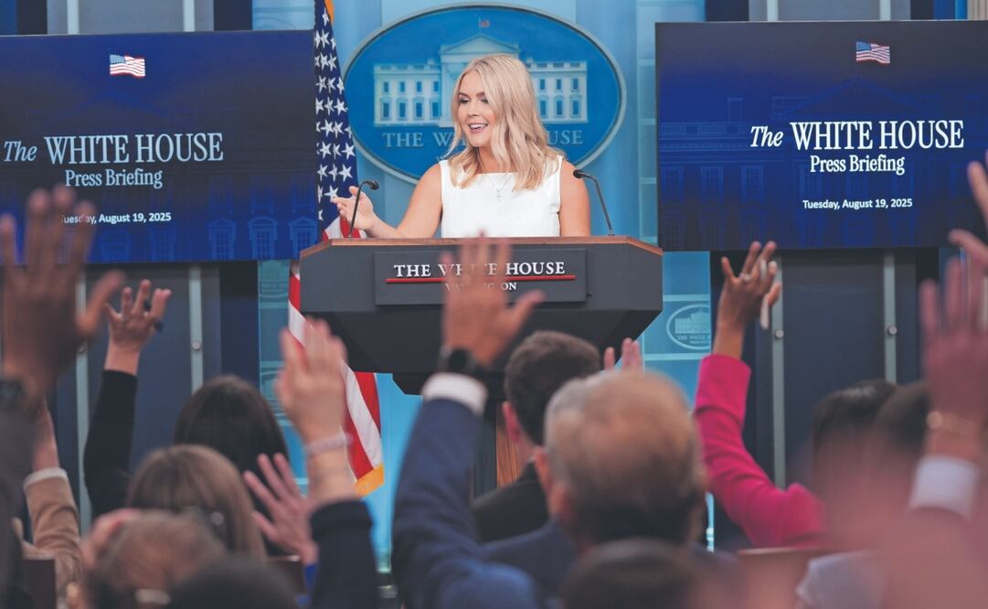 La secretaria de prensa de la Casa Blanca, Karoline Leavitt, ayer en conferencia en Washington. Foto: de Evan Vucci. AP