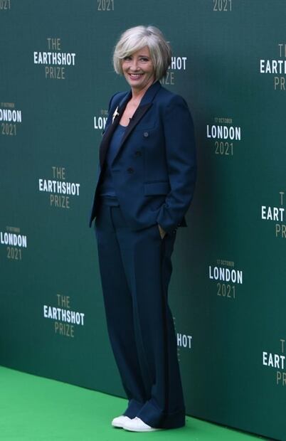 En premiación contra el cambio climático, la actriz Emma Thompson critica la cultura del desecho y reutiliza vestido