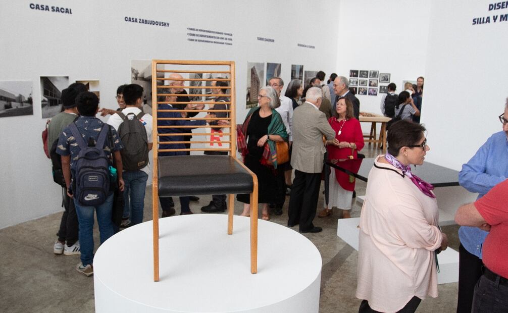 La exposición "Abraham Zabludovsky Cien años" en la galería María Luisa Dehesa. Foto: Francisco Rodríguez/EL UNIVERSAL.