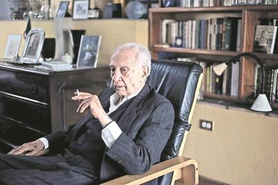 Hospitalizan al escritor Sergio Pitol 