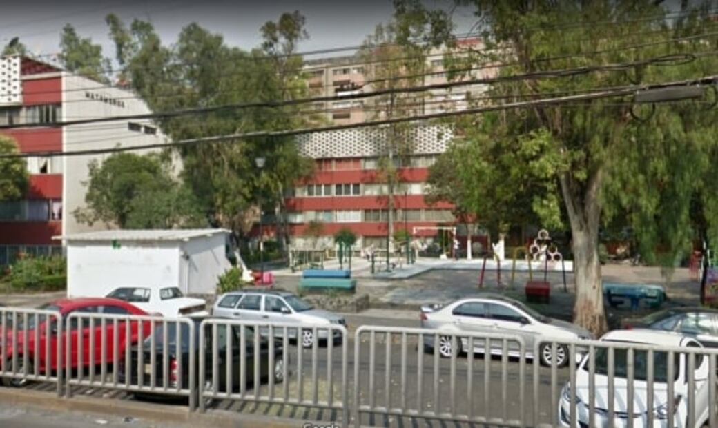 ¡Asesinos! ¡Asesinos! gritaba Cecilio desde la azotea