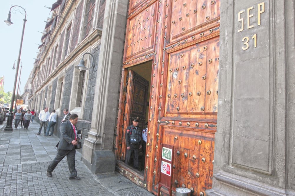 La Secretaría de Educación Pública gastó 12 mil 796 pesos en 52 botes de helado Haagen Dazs: cada uno costó 246 pesos, pese a que en el súper cada litro cuesta 202 pesos: la SEP lo adquirió a un precio 17% más alto. Foto: ARCHIVO EL UNIVERSAL 