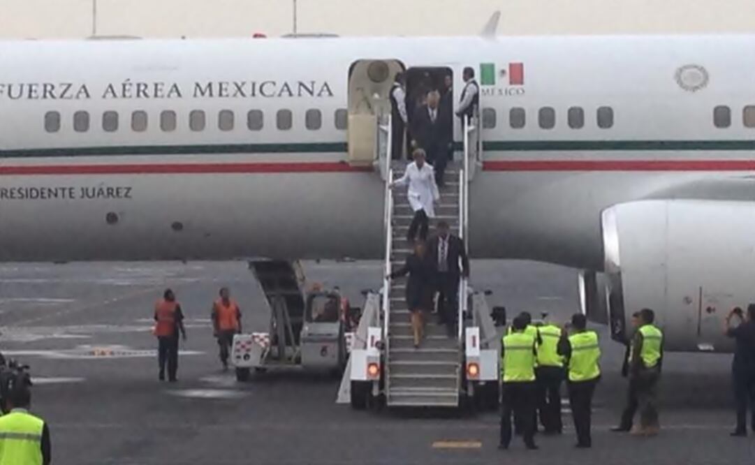 Five military ambulances and two of the Ministry of Health were waiting for them. (Photo: Pierre-Marc René/EL UNIVERSAL)