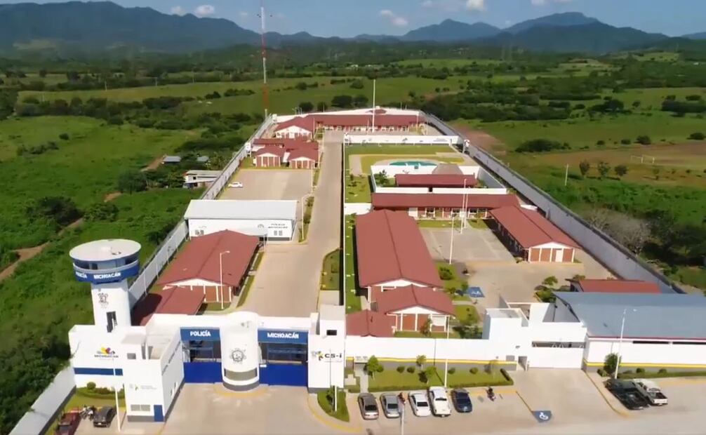 Cuartel Regional de Huetamo con 19 mil 300 metros cuadrados. Foto: X @Silvano_A