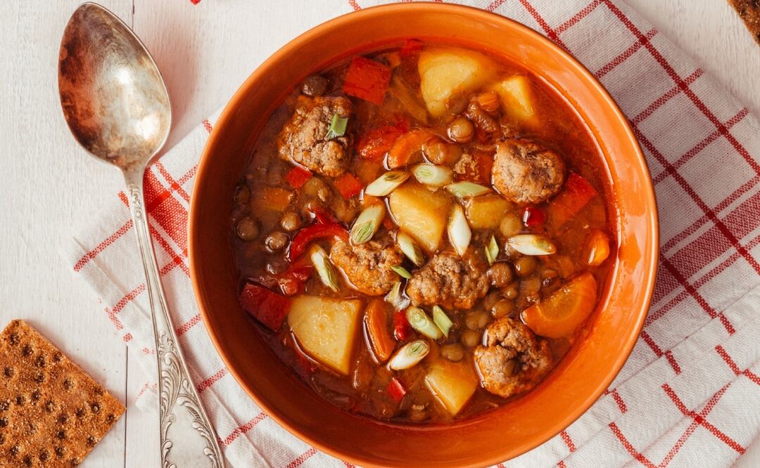 Conoce la receta de Doña Angela para preparar un rico Caldo de Pollo al estilo "De mi Rancho a tu Cocina". Imagen: Unsplash