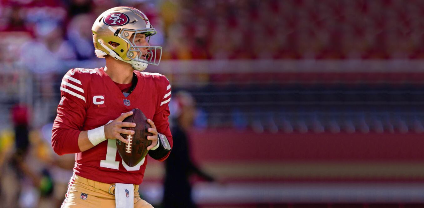 El coach sigue confiando en Purdy a pesar de sus pifias. Foto: AFP