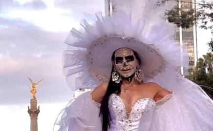 Día de Muertos: Maribel Guardia impacta como Catrina blanca en Paseo de la Reforma