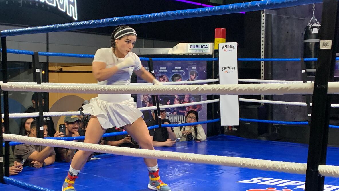 Alana Flores acepta que boxear es difícil - Foto: Edgar Enríquez/EL UNIVERSAL