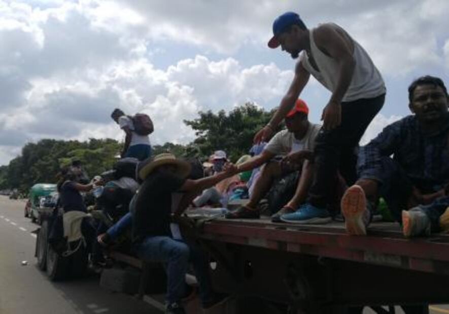 En grupo, la mejor opción para llegar seguros al norte 