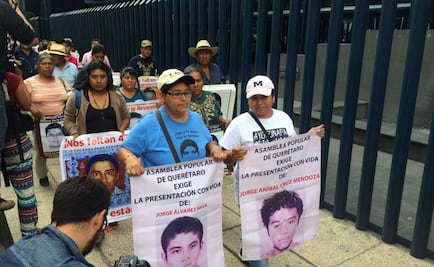 Denuncian padres de los 43 presunto espionaje ante PGR