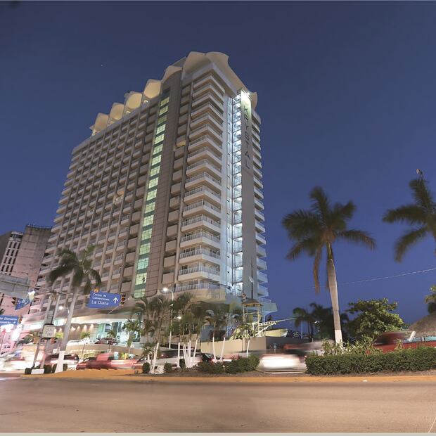 Fotografía del hotel Krystal Acapulco, diseñado por el arquitecto Guillermo Rosal de la Lama. Foto/ Facebook Hotel Krystal