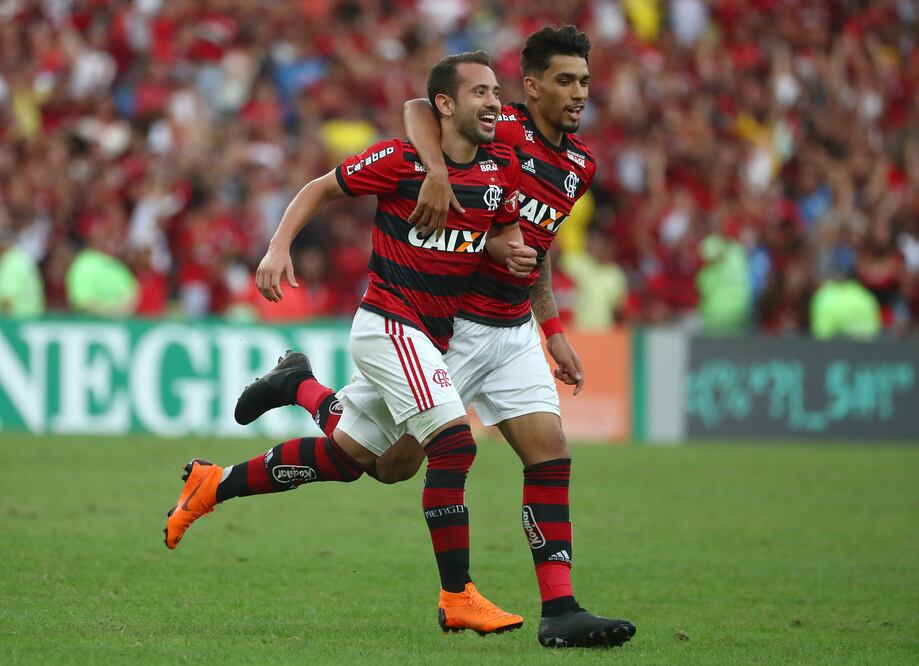 Jugadores del Flamengo celebrando la anotación de Everton Ribeiro en la Copa de Brasil. FOTO/ REUTERS.