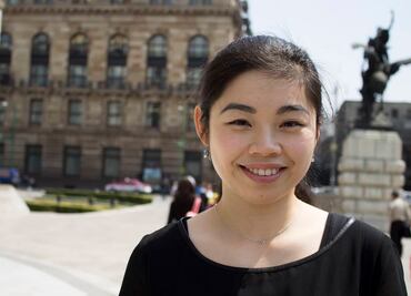 Elim Chan debuta al frente de la OFUNAM