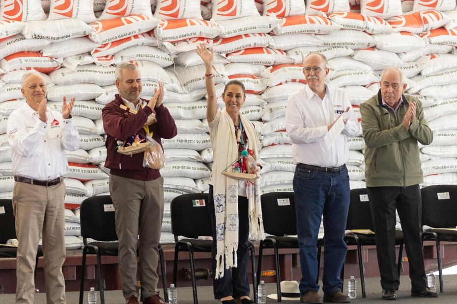 La presidenta Claudia Sheinbaum Pardo encabeza el Arranque del Programa Nacional de Fertilizantes para el Bienestar, encabeza Salvador Escalante, Michoacán. Foto: Hugo Salvador / EL UNIVERSAL