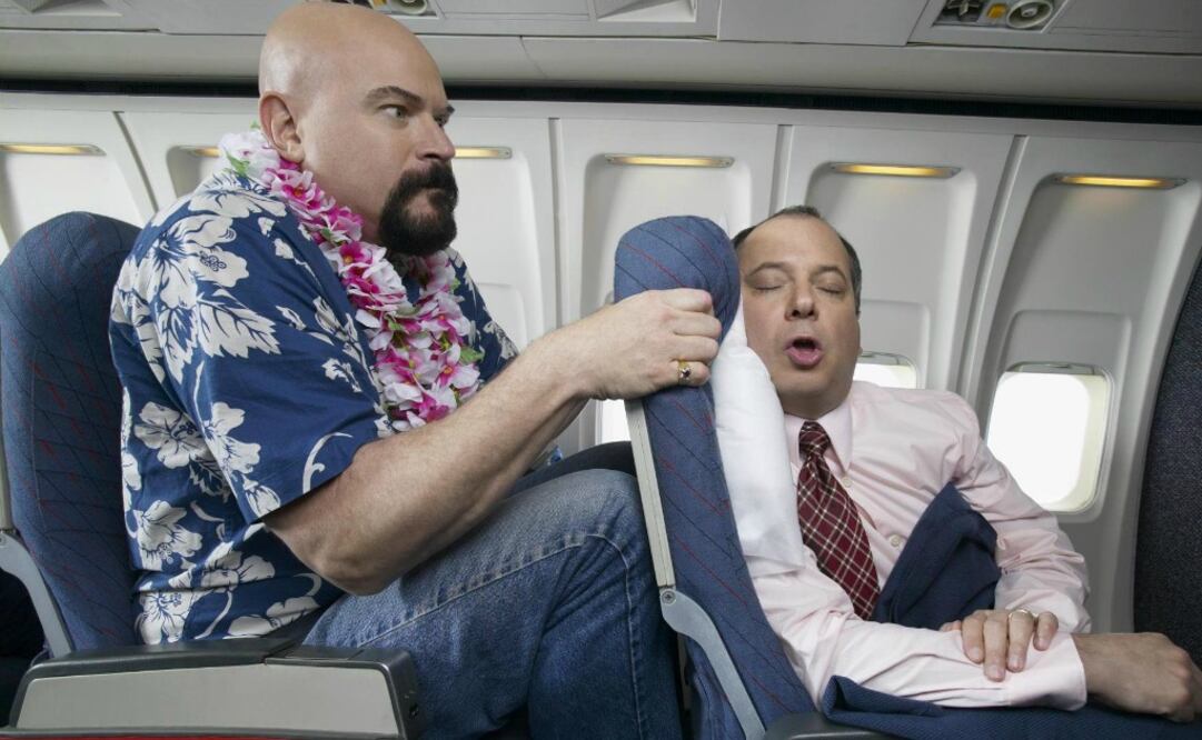 En algunas aerolíneas el espacio entre los asientos y el respaldo siguiente va entre 76 y 85 centímetros. (Foto: Thinkstock)