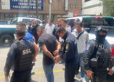 Detienen a 17 presuntos Policías de Investigación en alcaldía Cuauhtémoc; les confiscaron 6 armas