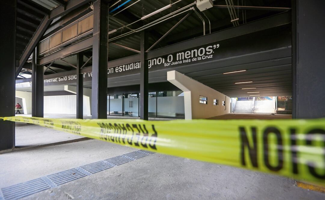 Los módulos que se construyeron para tener diferentes actividades están acordonados, pues según policías todavía faltan trabajos. Foto: Luis Camacho / EL UNIVERSAL