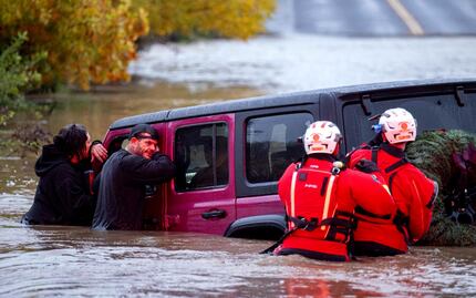 FOTOS: Fuertes lluvias causan inundaciones en California; cierran carreteras y evacúan comunidades