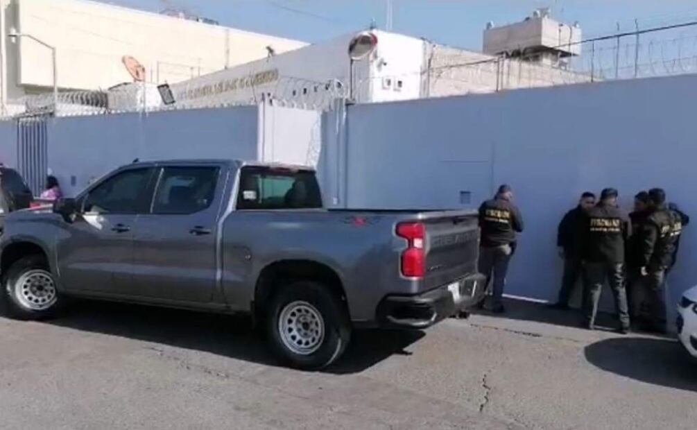 Trasladan a un penal ubicado en el municipio de Chalco a doña Carlota y sus hijos tras conflicto por una vivienda de su propiedad (04/04/2025). Foto: Especial