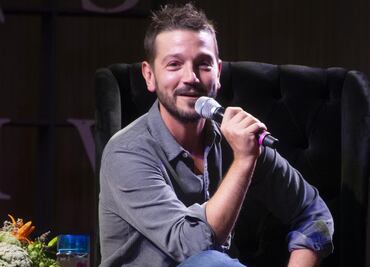 "Gobiernos pasan y nada cambia", dice Diego Luna sobre violencia en Culiacán