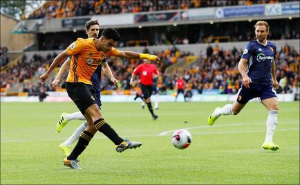 Con Raúl Jiménez, Wolves consigue su primer triunfo en la temporada