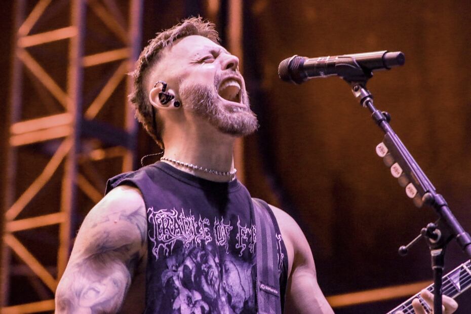 Los fans celebraron entre risas cuando el sonido de Bullet For My Valentine por fin regresó a la normalidad. Foto: Marlem Suárez/ El Universal