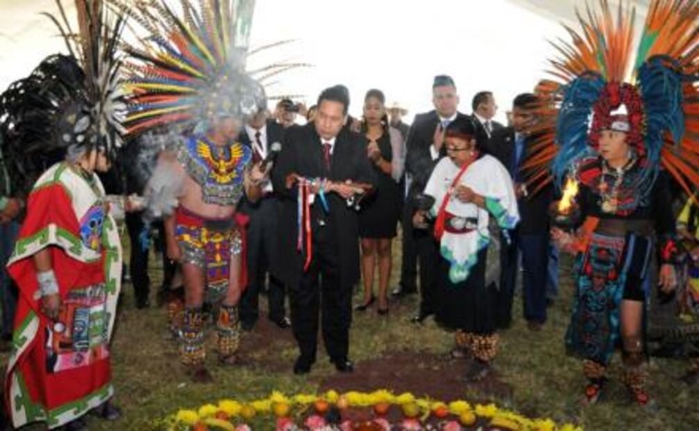 Recibe bastón de mando nuevo alcalde de Teotihuacán; anuncia austeridad