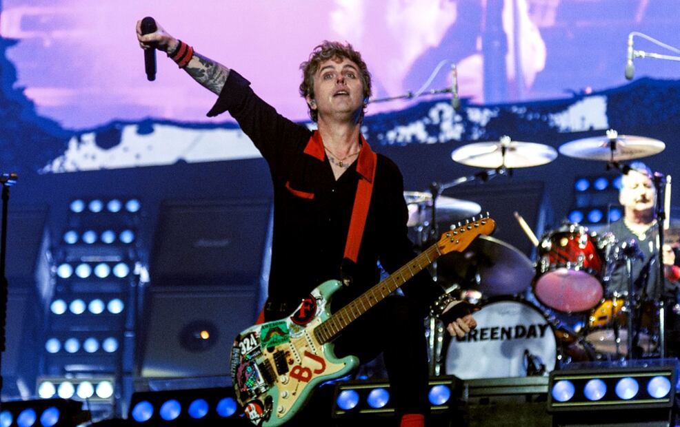 Para despedirse la banda interpretó “21 Guns”, con el público moviendo las manos de un lado a otro, en comunidad con la banda, que entre luces estroboscópicas desapareció. Foto: de Yaretzy M. Osnaya / EL UNIVERSAL