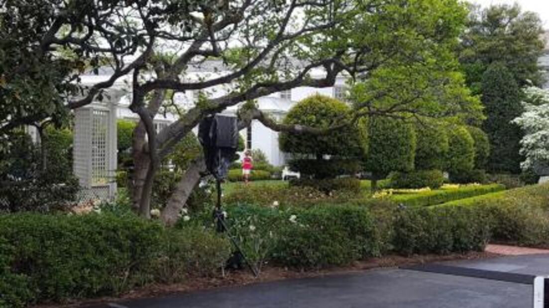 Invitan a Trump a ser entrenador del Arsenal para edificar muralla