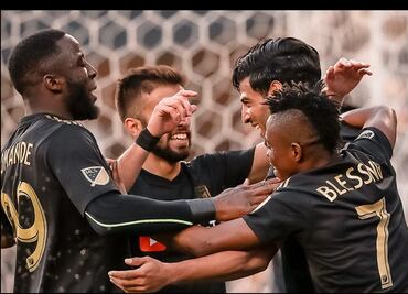 La increíble presentación de Carlos Vela