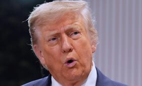 Trump ha aprobado planes de ataque a Irán, reportan medios; el mandatario estadunidense cuestiona afirmaciones