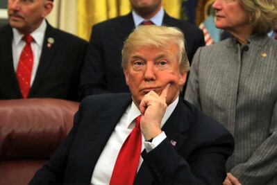 Donald Trump acusa a demócratas de inventarse la expresión "agujeros de mierda"