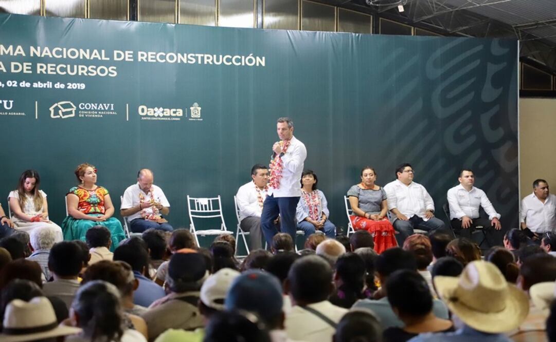 De acuerdo con el mandatario, se destinarán más de 4 mil mdp a la reconstrucción total de los inmuebles dañados en 41 municipios istmeños. Foto: Especial