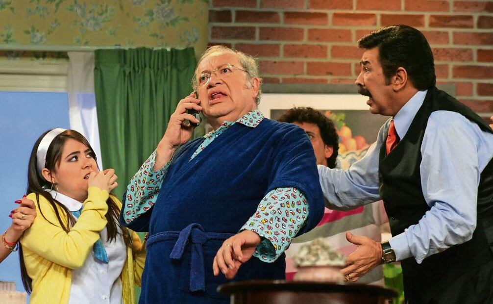 En 2007 interpretó a Arnoldo López en la serie Una familia de diez, junto a Jorge Ortiz de Pinedo. Fotos: Archivo / EL UNIVERSAL y Especial