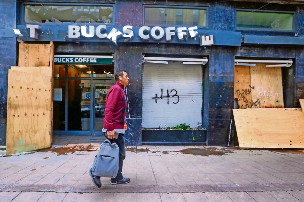 Los comercios céntricos han perdido en ventas 388 mdp por las marchas en este año. Foto: Archivo EL UNIVERSAL