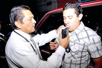 Remiten a 50 en el DF por alcoholímetro