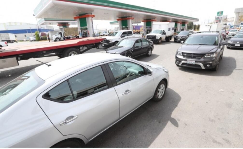 Gasolina rebajada con agua daña 50 vehículos en Ocoyoacac, Edomex