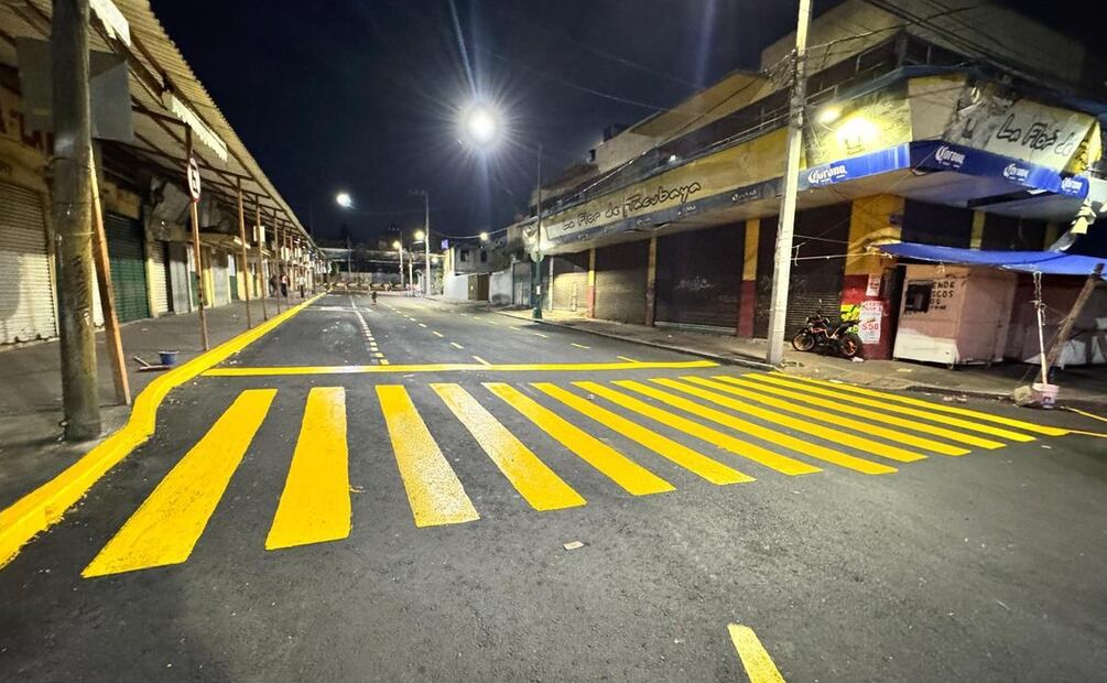 El Metro coordinó acciones de balizamiento al exterior de la estación Tacubaya, así como la limpieza del sitio. Foto: Especial