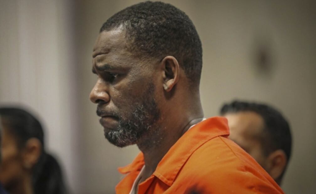 R. Kelly, declarado culpable de crimen organizado y tráfico sexual