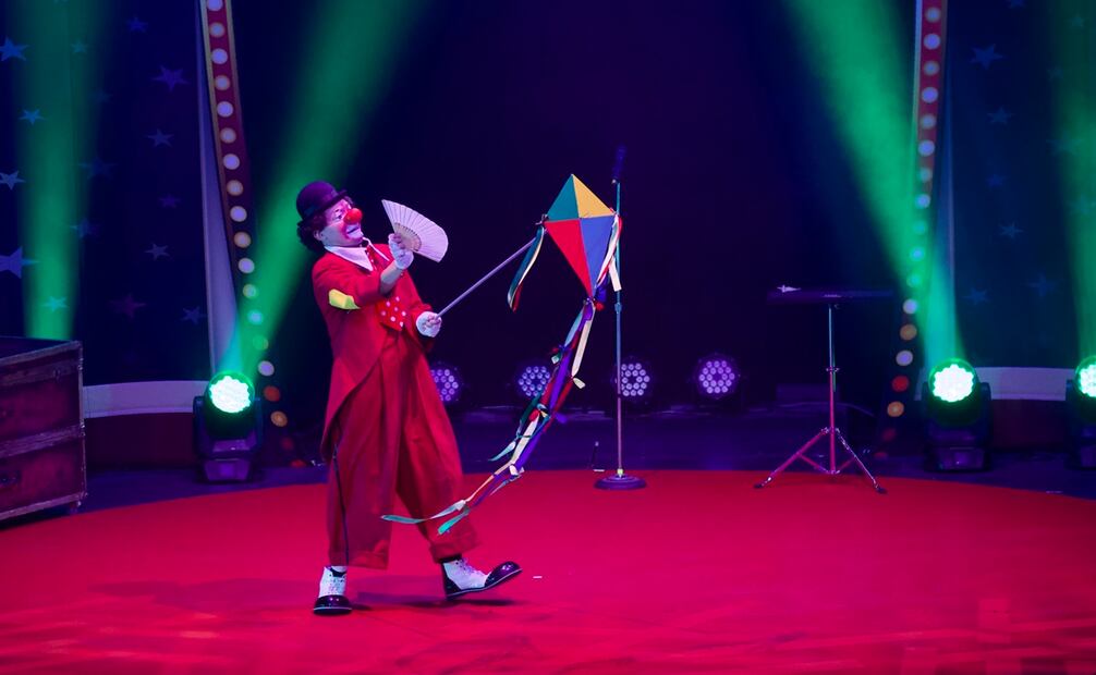 Imagenes del estreno del espectáculo Les Clowns que el Circo Atayde Hermanos preparó. Fotos: Germán Espinosa