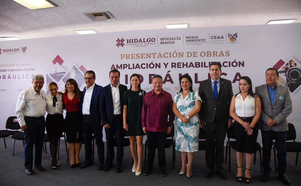 El mandatario Menchaca Salazar explicó que además de atender el problema del agua, las comunidades deben tener acceso a otras obras. Foto: Especial