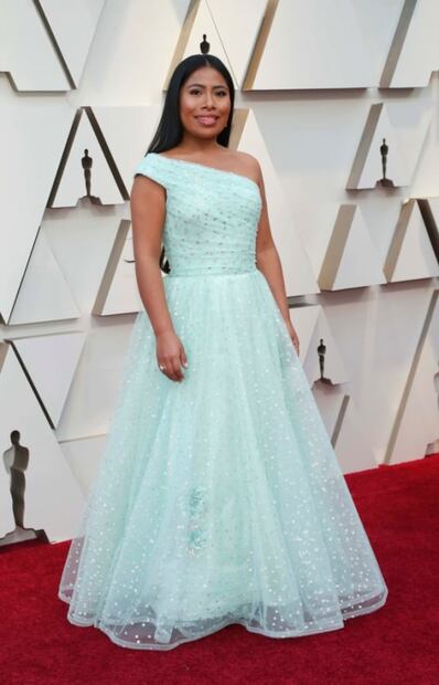 Yalitza Aparicio triunfa con un vestido color menta en los Oscars 2019